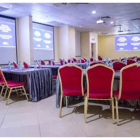 Ibis Lagos Airport Hotel Ikeja Exterior photo